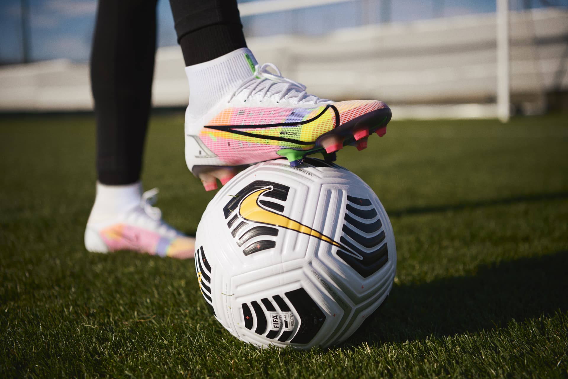李嗣镕：大家都没想到我首秀进球，下来都恭喜我